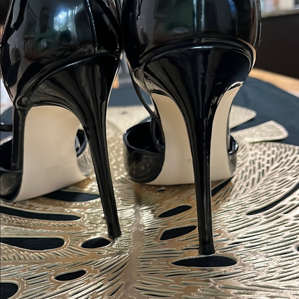 Guess Black Elegant Heels with Ankle Straps - Picture 4 of 4